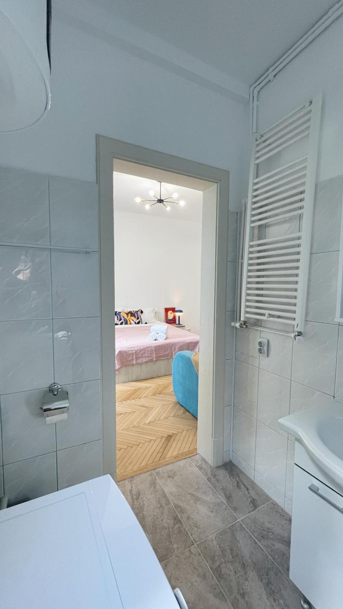 בוקרשט Pinkfluid - Charming Studio In Prime Location מראה חיצוני תמונה